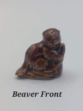 Vintage Red Rose Tea Miniature Wade Whimsies Porcelain Figurines, Beaver